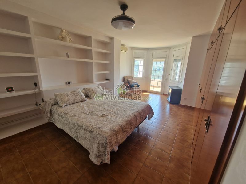 Foto cb9ca163-37bb-4bf6-a981-6dd1e5ef31ac. Casa en carrer 12 santa mª de la vall 3 preciosa casa con piscina en Corbera de Llobregat
