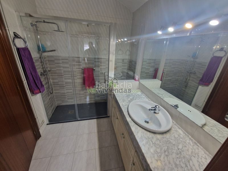 Foto d82c191a-44ab-4ad2-b48e-cc2f1fb27473. Casa en carrer 12 santa mª de la vall 3 preciosa casa con piscina en Corbera de Llobregat