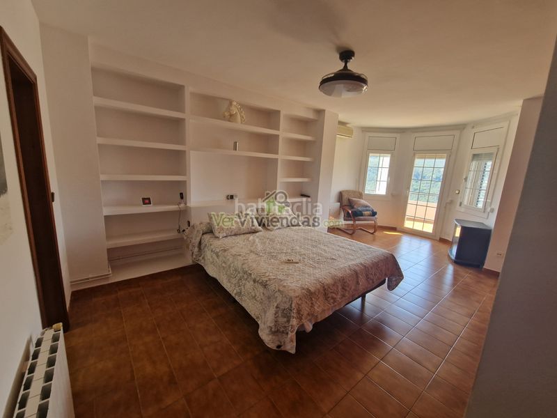 Foto d9466f67-ce57-43f1-b54e-c4f7312d399d. Casa en carrer 12 santa mª de la vall 3 preciosa casa con piscina en Corbera de Llobregat