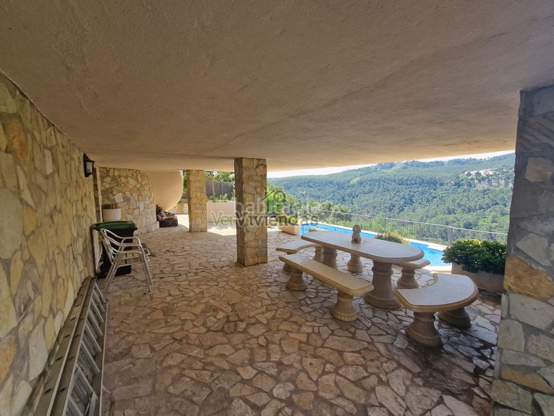 Foto dc84f237-a005-4fad-9097-c6e805bfafff. Casa en carrer 12 santa mª de la vall 3 preciosa casa con piscina en Corbera de Llobregat