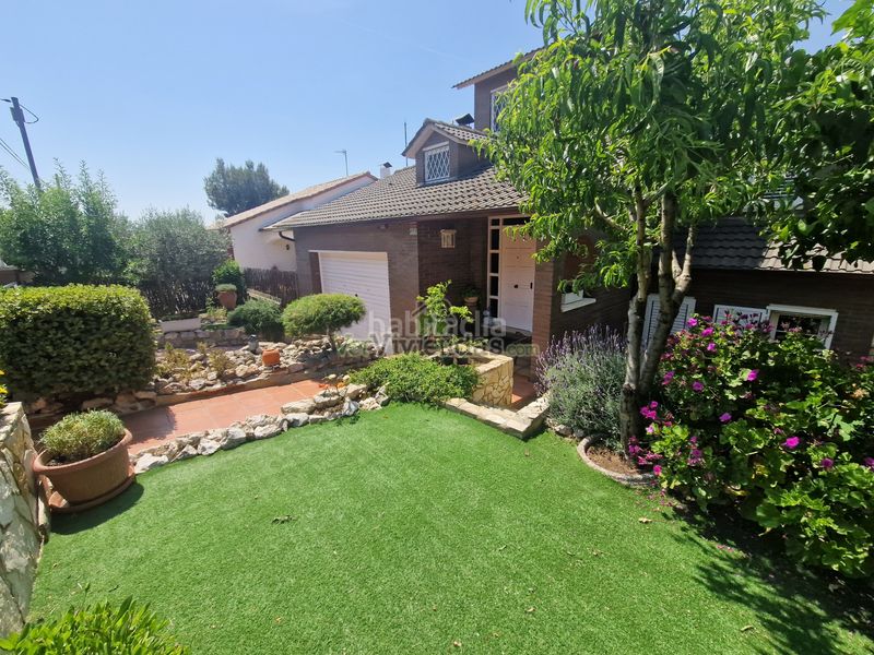 Foto de782411-bac3-47f0-b6ca-8aad643b4b78. Casa en carrer 12 santa mª de la vall 3 preciosa casa con piscina en Corbera de Llobregat