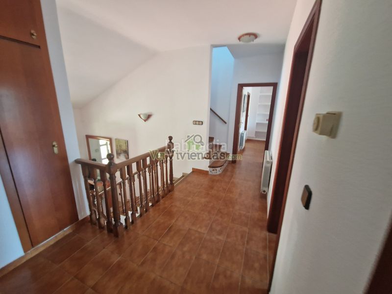 Foto e3a5633b-c516-40ed-a766-17ee021a2a24. Casa en carrer 12 santa mª de la vall 3 preciosa casa con piscina en Corbera de Llobregat