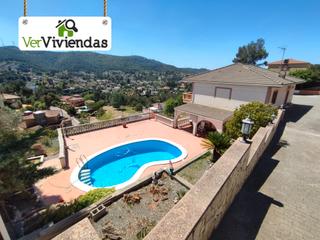 Casa a Carrer vallirana 9. Espectacular casa con piscina