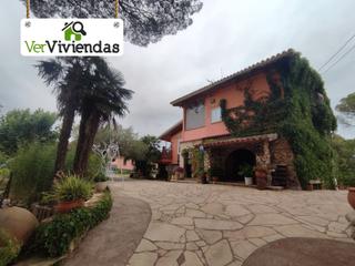 Maison à Avinguda costeta 32. Espectacular casa en begues