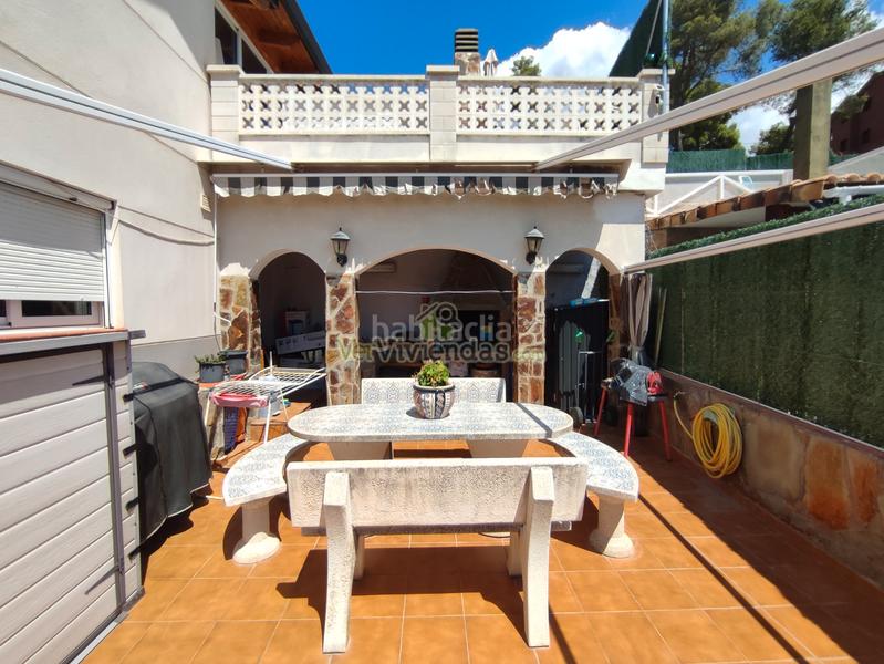 Foto 103ea717-8d17-4ab4-86b2-b38873b7f556. Casa en avinguda dels pinars 77 preciosa casa con piscina en Vallirana