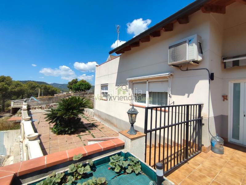 Foto 4d6518c2-4be0-41ee-aa90-a0622cc846a6. Casa en avinguda dels pinars 77 preciosa casa con piscina en Vallirana