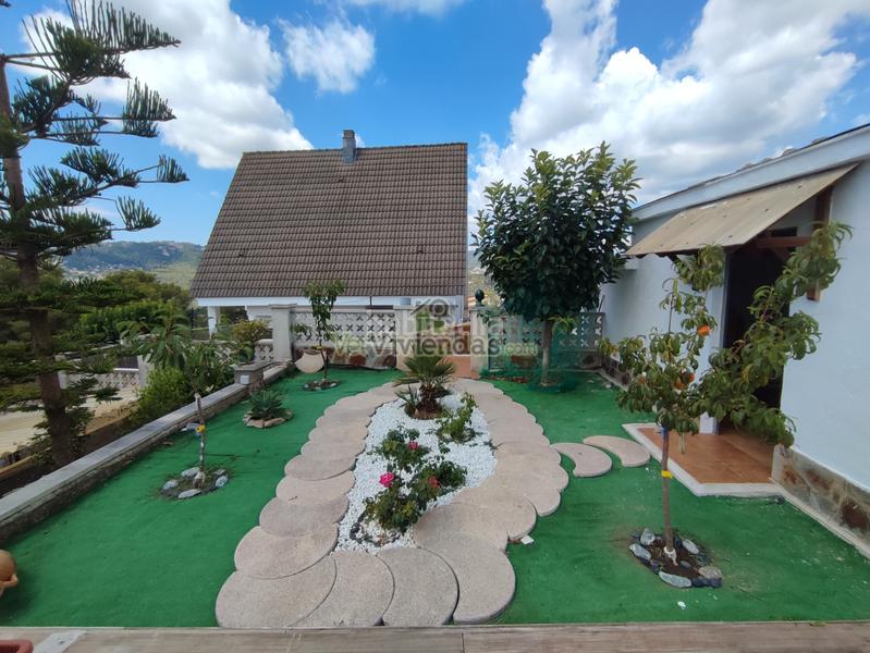 Foto cee8d435-afd6-4cd2-b2e3-b7b5f780555c. Casa en avinguda dels pinars 77 preciosa casa con piscina en Vallirana