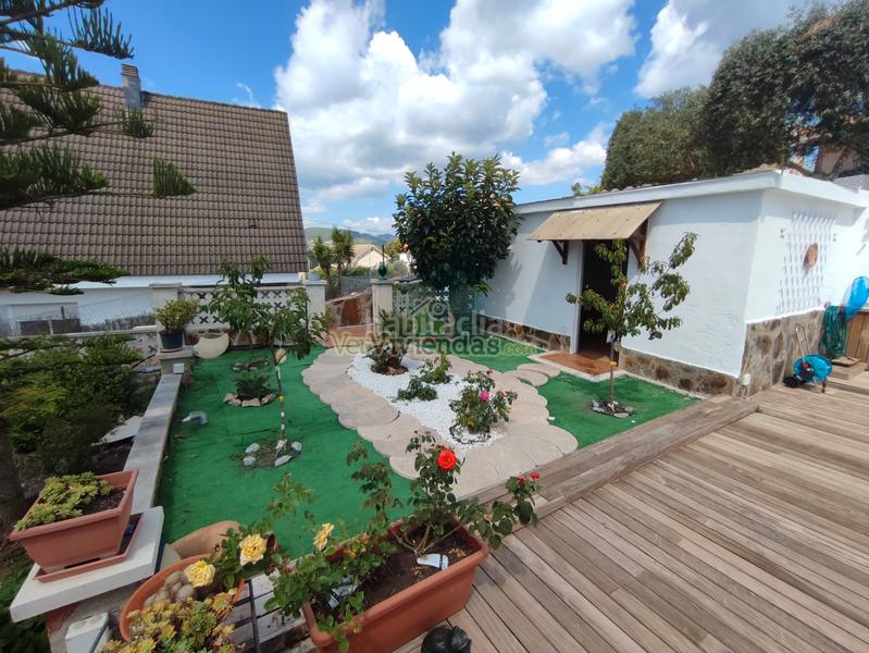 Foto d94f6622-f96b-4703-8f83-7841492447cc. Casa en avinguda dels pinars 77 preciosa casa con piscina en Vallirana