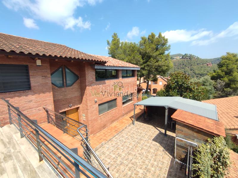 Foto 149e52b3-7d46-4476-b912-edc0b201e873. Casa en avinguda avinguda 180 espectacular casa con piscina en Torrelles de Llobregat
