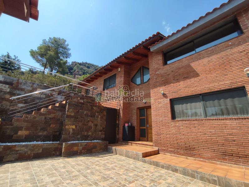 Foto 5a598d16-99f4-499f-9276-0fe465ab0bc9. Casa en avinguda avinguda 180 espectacular casa con piscina en Torrelles de Llobregat