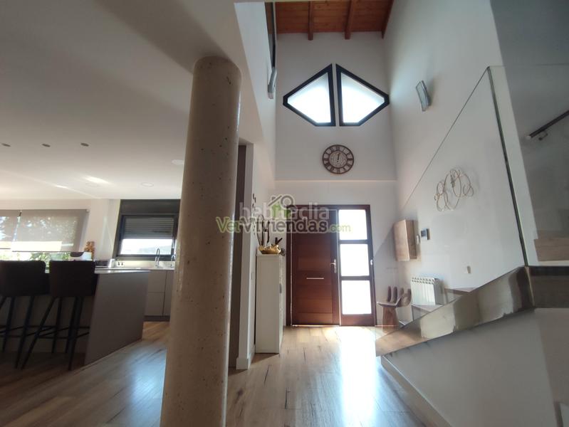 Foto 5bde4e54-7555-4488-8371-82bbe5beb188. Casa en avinguda avinguda 180 espectacular casa con piscina en Torrelles de Llobregat