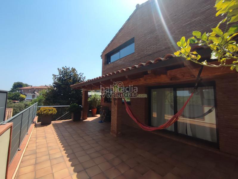 Foto 9d7b08b5-7379-487b-b04d-0398cc39d6ff. Casa en avinguda avinguda 180 espectacular casa con piscina en Torrelles de Llobregat