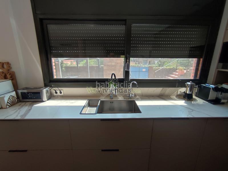 Foto a8dfd8ca-aed8-4cdd-bbe4-f2bd9f400de0. Casa en avinguda avinguda 180 espectacular casa con piscina en Torrelles de Llobregat