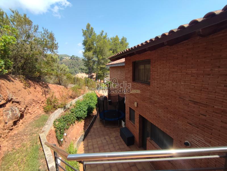 Foto affd8074-bfe1-452a-911a-958ed708df5a. Casa en avinguda avinguda 180 espectacular casa con piscina en Torrelles de Llobregat