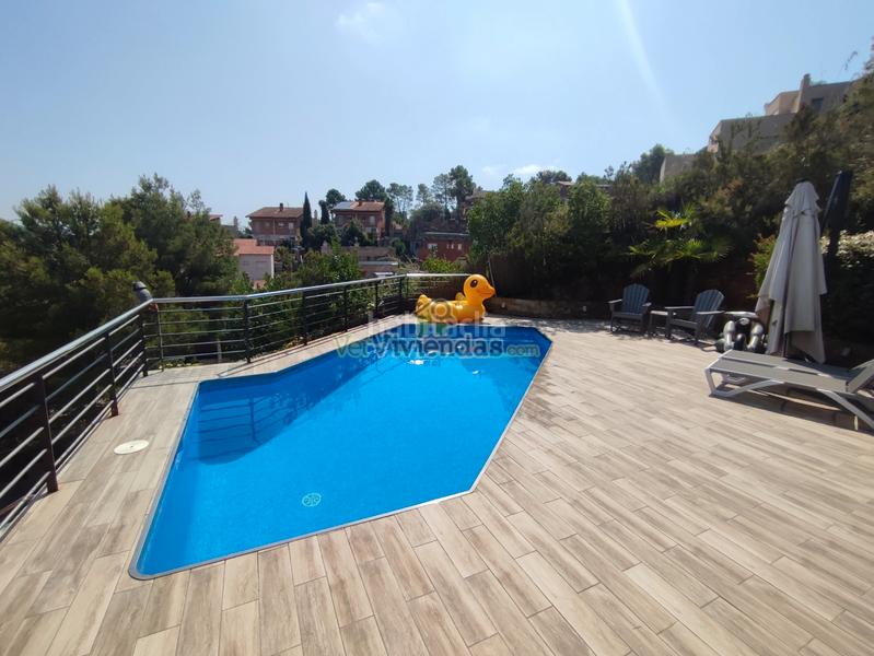 Foto bd15208f-da1f-4323-bf20-95d02bbb727c. Casa en avinguda avinguda 180 espectacular casa con piscina en Torrelles de Llobregat