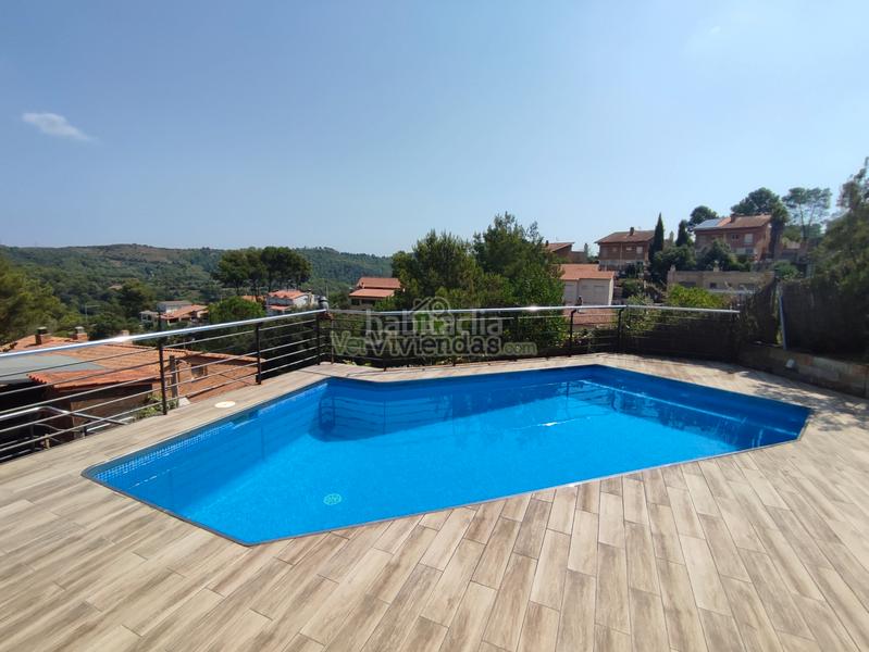 Foto d2b5b956-a869-4778-8db8-21badad45bae. Casa en avinguda avinguda 180 espectacular casa con piscina en Torrelles de Llobregat