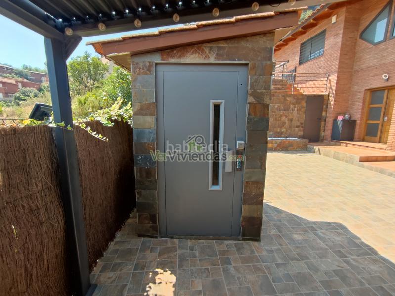 Foto edc0491e-e7d6-4b0f-9973-a088292b0b60. Casa en avinguda avinguda 180 espectacular casa con piscina en Torrelles de Llobregat