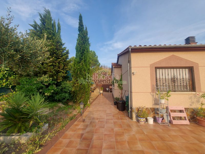 Foto 0ab4a496-bfbf-4b13-8505-ac651dd098a2. House in carrer carrilet 40 in Sant Esteve Sesrovires