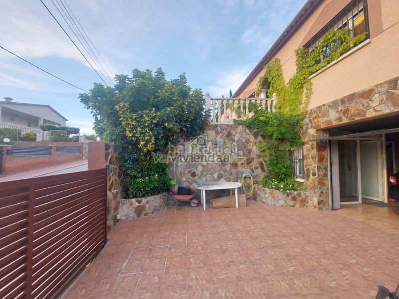 Foto 0b88d0ea-a61b-431d-a1c2-5fcd291a038c. House in carrer carrilet 40 in Sant Esteve Sesrovires