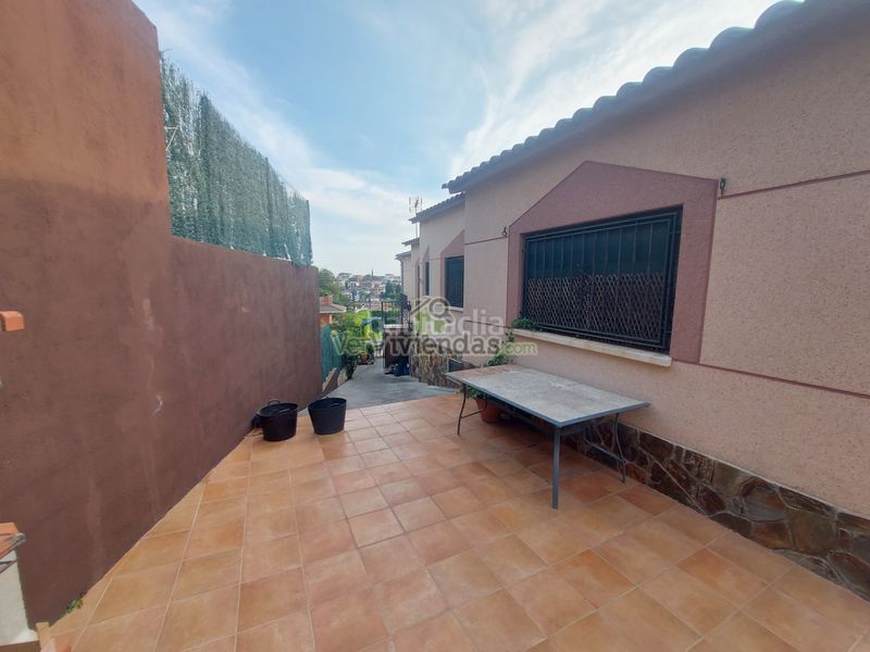 Foto 44a1bee6-0f99-4c2d-b683-ecf22d01b7ed. House in carrer carrilet 40 in Sant Esteve Sesrovires