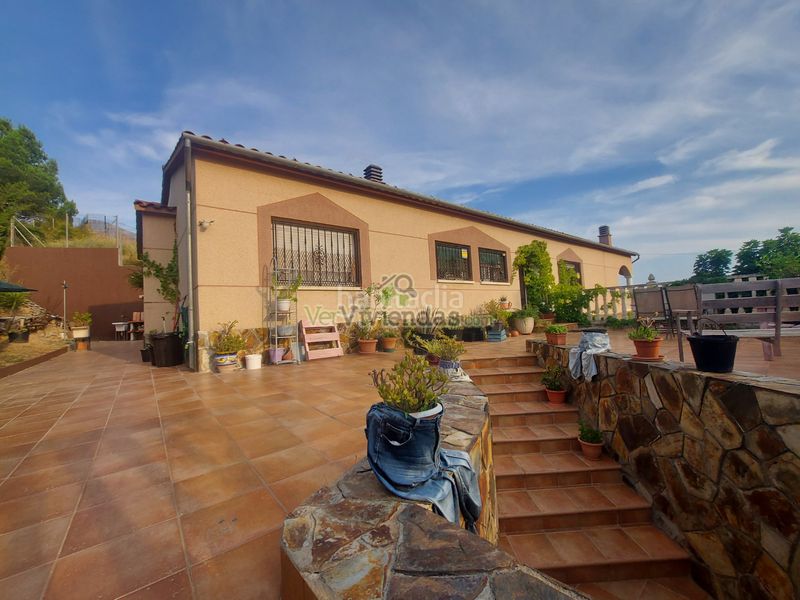 Foto 74a130e0-4fc9-40d7-9e10-7265049a124c. House in carrer carrilet 40 in Sant Esteve Sesrovires