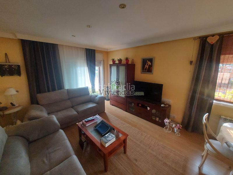 Foto 83d5d5e1-d448-49a3-9e33-5c65882e871d. House in carrer carrilet 40 in Sant Esteve Sesrovires