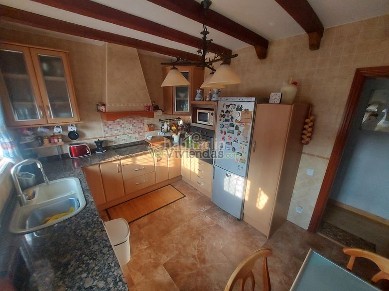 Foto c18d3469-f46a-436c-8f3d-9b252a35bc3a. House in carrer carrilet 40 in Sant Esteve Sesrovires