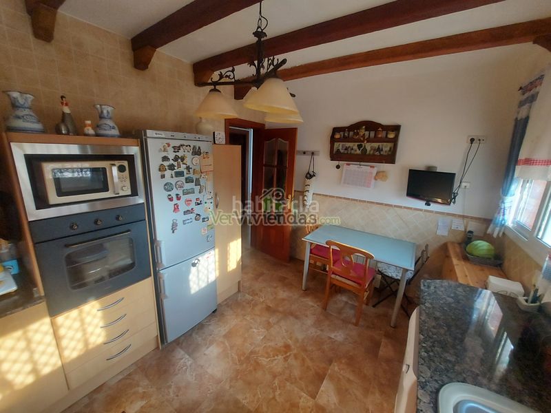 Foto cf123f61-9ddb-42e3-90a0-aee2ea0ac408. House in carrer carrilet 40 in Sant Esteve Sesrovires
