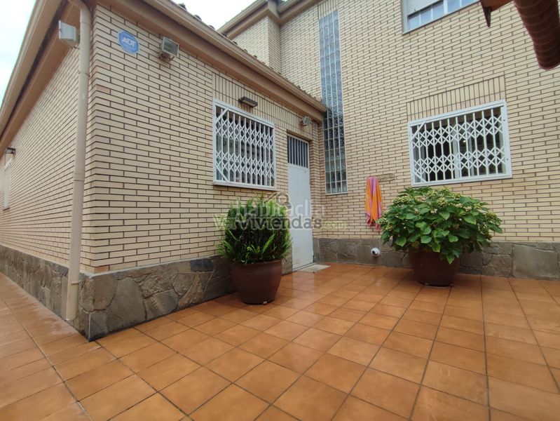 Foto 158d5b34-b82f-4938-a1d1-5708e0c7bcf4. Casa a carrer de pompeu fabra 46 a Sant Vicenç dels Horts