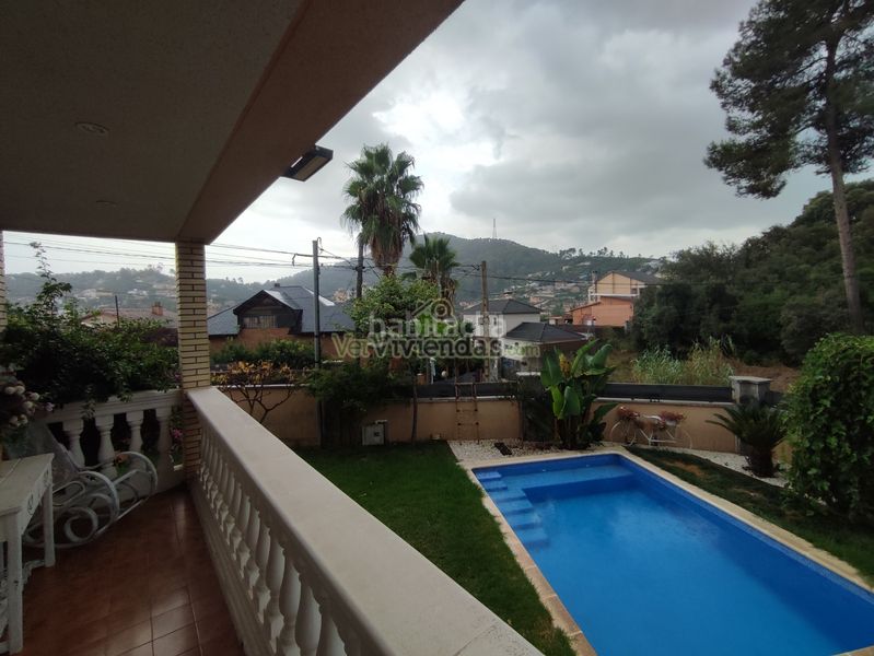 Foto cbc38b74-ad7e-41ab-8f4c-5feedab6d72b. Casa a carrer de pompeu fabra 46 a Sant Vicenç dels Horts