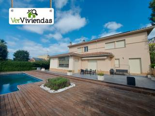 Haus  Carrer els clots 3. Espectacular casa con piscina