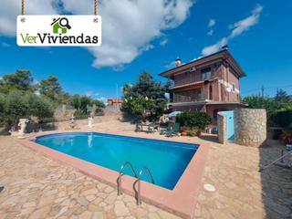 Haus  Carrer avenç 45. Magnífica casa de obra vista con piscina