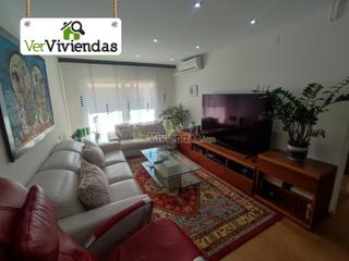 Casa a schiera in Carrer de josep tarradellas 40. Preciosa casa adosada de obra vista