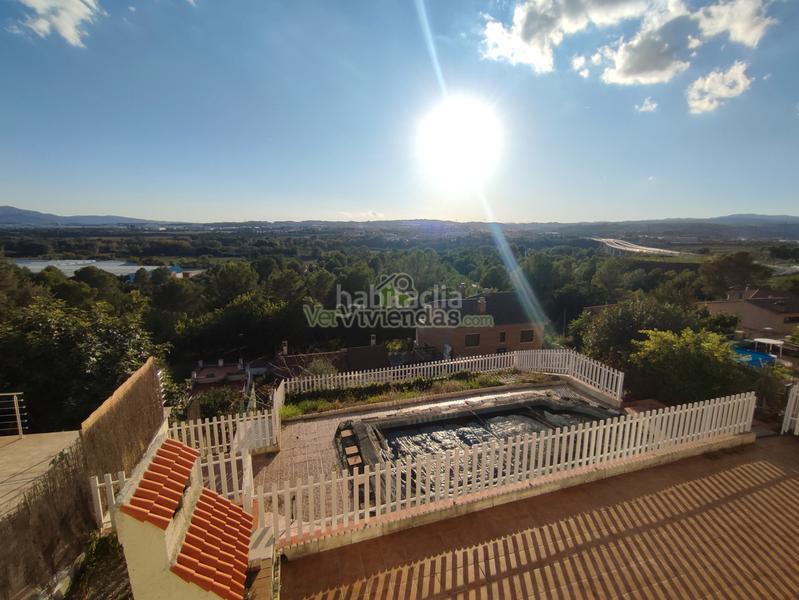 Foto 3b4976bd-7c66-4eee-96b1-217055f99326. Casa a carrer balears 20 a Abrera