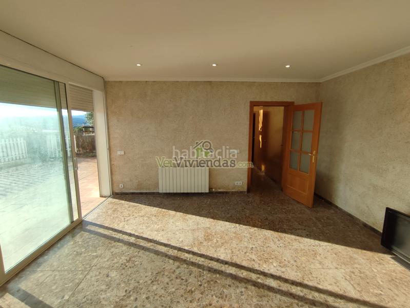 Foto 4a748a42-0558-4ec2-bbc5-367c68ec0c34. Casa a carrer balears 20 a Abrera