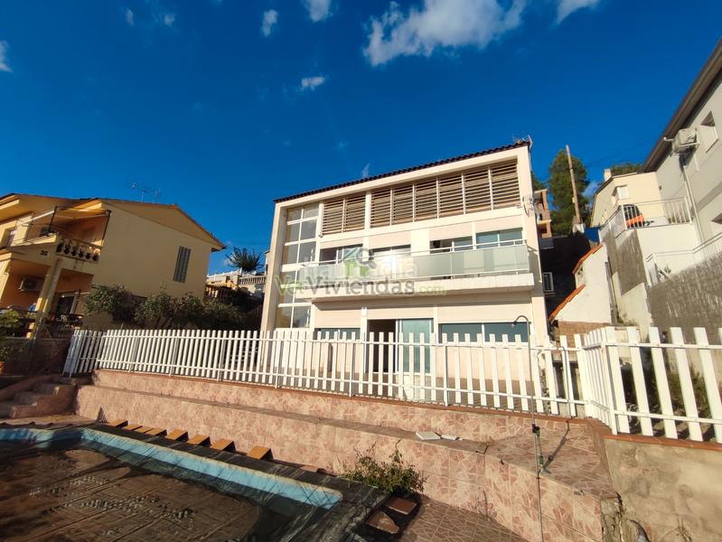 Foto 93930cad-011a-4e12-8db4-d109acf41a0d. Casa a carrer balears 20 a Abrera