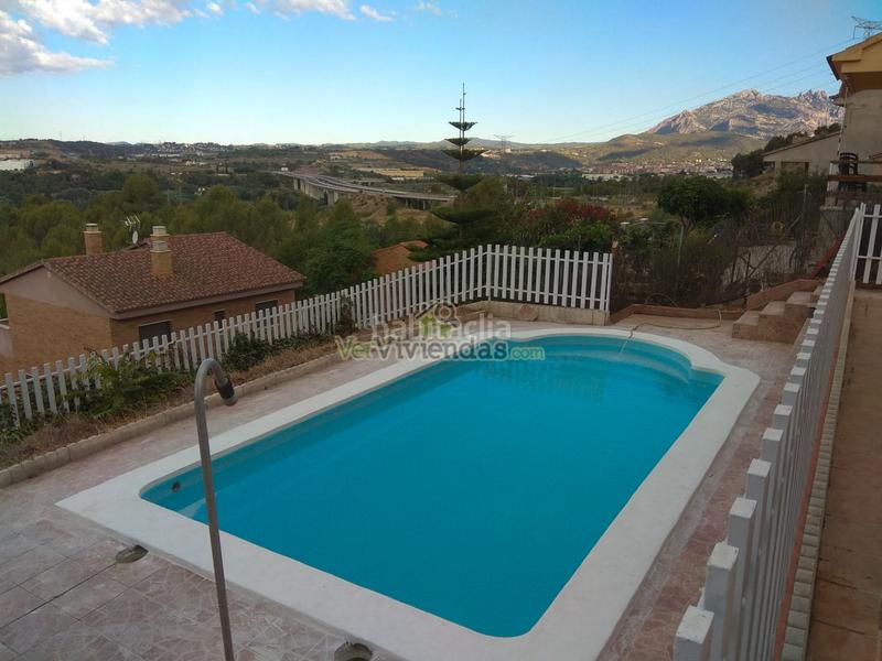 Foto 9cc25391-48c8-4bcb-86d7-6fba8bdbb2e5. Casa a carrer balears 20 a Abrera