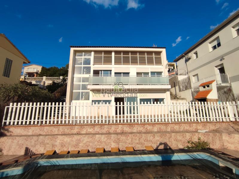 Foto a178ec5e-facd-4442-92b5-394f33edf81e. Casa a carrer balears 20 a Abrera