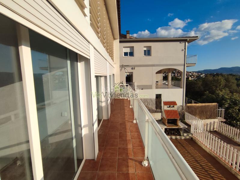 Foto bfaac78d-d26d-408c-acca-4a82d3a3c739. Casa a carrer balears 20 a Abrera