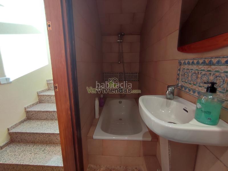 Foto ccedc4b3-5e66-4923-a360-bb96ee6c84f6. Casa a carrer balears 20 a Abrera