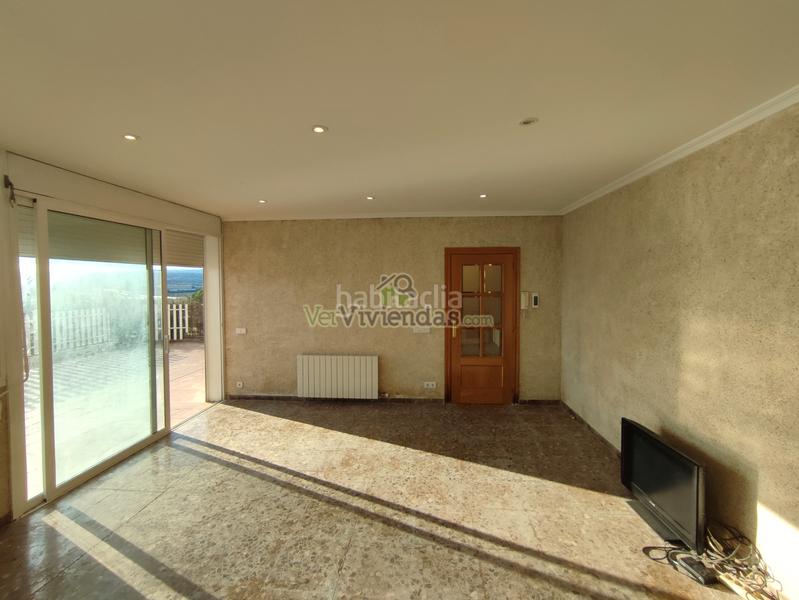 Foto f2bdde69-8b5b-4430-8b0a-157535cc1244. Casa a carrer balears 20 a Abrera