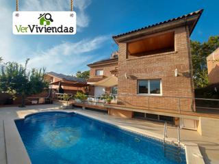 House in Els Avets-Can Serrafossà-Ximelis. Espectacular casa con piscina