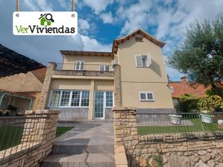 Casa a Carrer de la pau 18. Magnífica casa con piscina