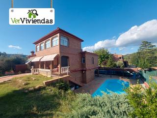 Haus  Carrer montau 40. Bonita casa con piscina