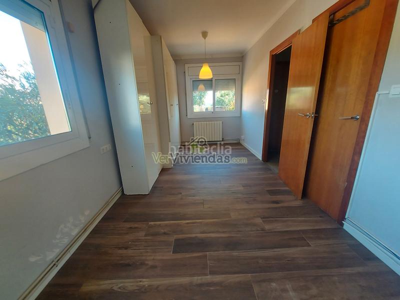 Foto 790cb863-ef1d-4906-b05a-6ab9f983b680. Maison dans carrer girona 742 dans Masquefa