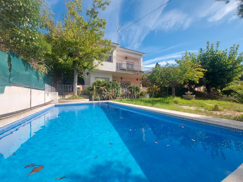 Foto 1a09d9f7-0b8f-4394-80bc-366831fbd9a5. Casa a carrer major 611 a Vallirana