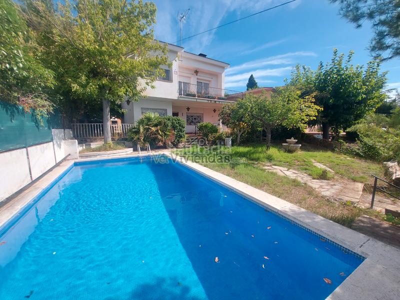 Foto 62163a71-ab53-4726-b96e-9da7126865c4. Casa a carrer major 611 a Vallirana