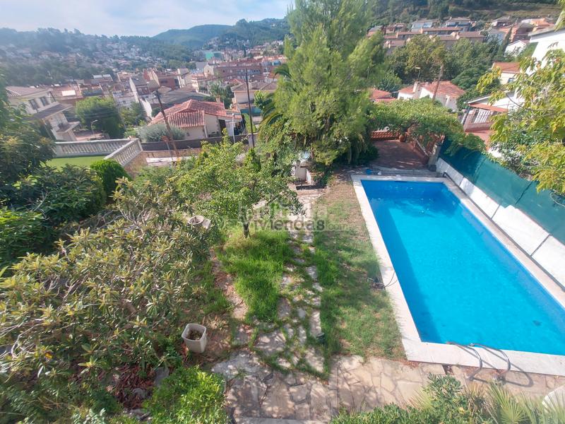 Foto cb58a694-96ae-4b86-9472-24ccfa5a33c8. Casa a carrer major 611 a Vallirana