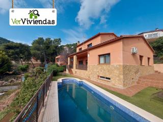 Maison  Carrer del montseny 27. Espectacular casa con piscina