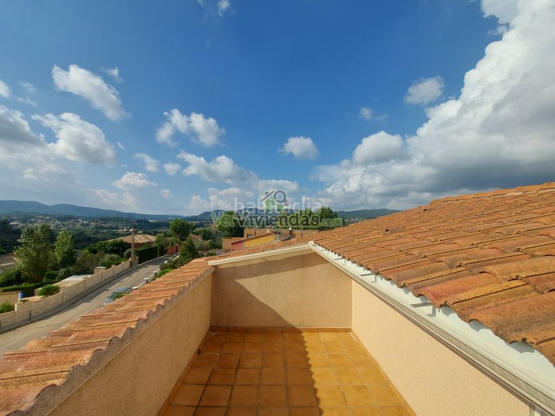 Foto d9b5af59-21b6-4049-b704-db913a6030a2. Casa en carrer velázquez 36 espectacular casa con piscina en Piera